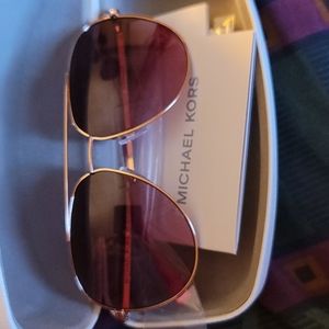 Nwt Michael kors sunglasses rodinara